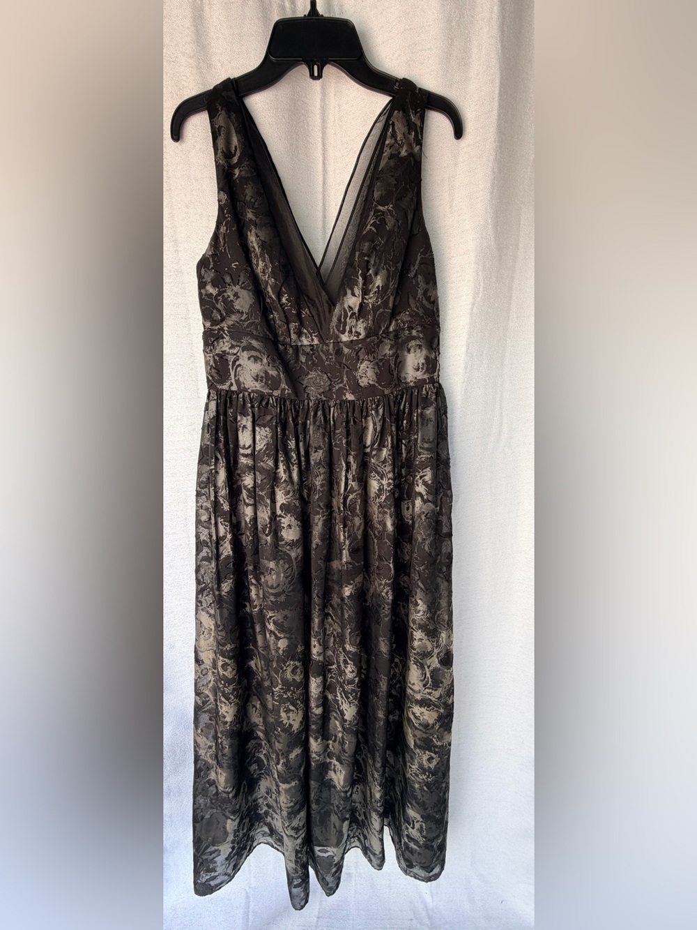 Vera Wang Black and Gray Floral V-Neck Maxi Dress